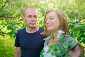 Nogle mænd går ud med ældre kvinder: Hvorfor?