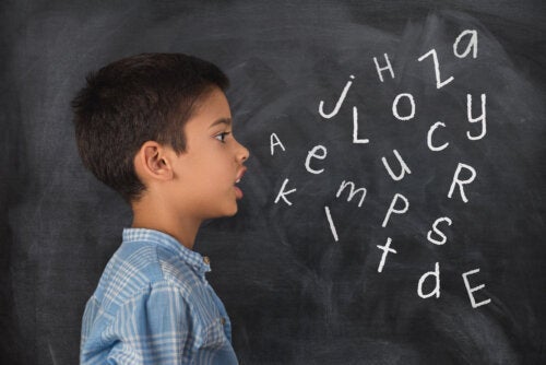 Få mere at vide om børns sproglige udvikling