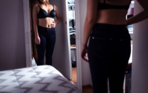Hvordan er spiseforstyrrelser forbundet med infertilitet?