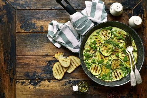 Saftig vegansk omelet med squash