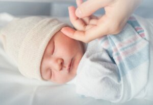 9 tips til at holde en baby varm på kolde nætter