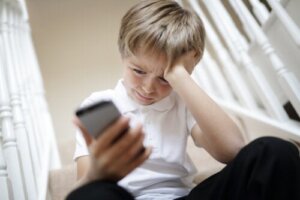 5 tips til at beskytte dig mod mobning på nettet