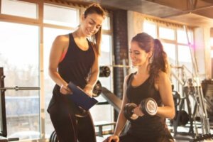 Crossfit eller fitnesscenteret: Hvad er bedst?