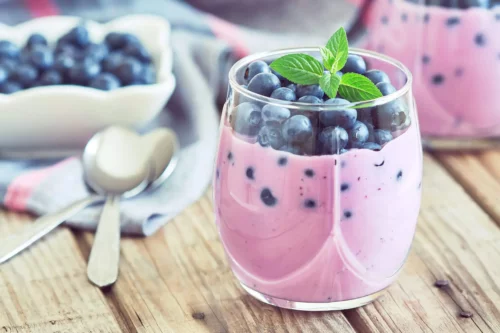 Yoghurt med blåbær, der indeholder anthocyaniner