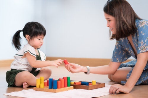 Hvad er barnets absorberende sind ifølge Montessori?
