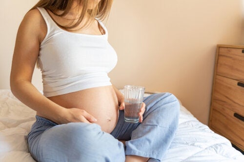 Faste under graviditet: Risici og anbefalinger