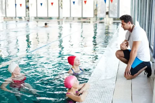 Svømning er et godt eksmepel på fysisk træning mod psoriasis