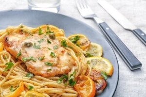 Sådan tilberedes kylling piccata