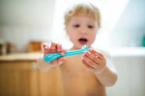 7 mulige risici for babyer og børn på badeværelset