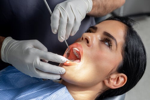 Syreætsning: Hvad er denne tandlægebehandling?