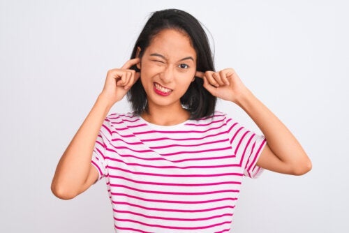 Propper i ørerne: 12 mulige årsager og deres behandling