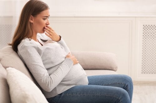 Mundtørhed under graviditet: Årsager og behandlinger
