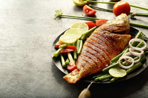 Grillet aborre på tallerken