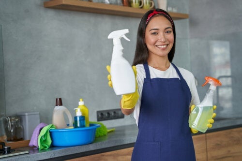 10 tips til sikker håndtering af blegemiddel i hjemmet