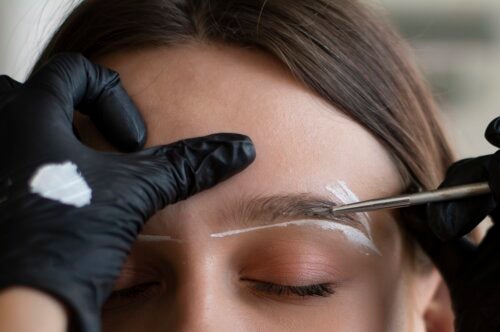 Laminering af øjenbryn: Det ideelle supplement til din makeup
