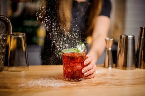 Kan man få tømmermænd af at blande alkohol og sukker? Det siger videnskaben