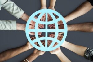 Social globalisering: Karakteristika, fordele og ulemper