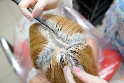 De vigtigste fejl ved afblegning af hår, og hvordan du gør det korrekt
