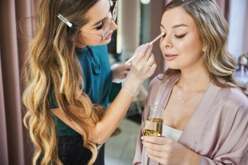 Hvad er visagisme, og hvorfor er det vigtigt for makeup?