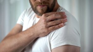 Forkalkning i skulderen: Symptomer og årsager