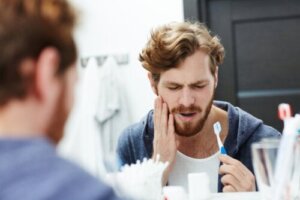 Pulpitis: Symptomer, årsager, typer og behandling