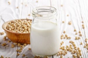 Plantebaseret yoghurt: Alt, hvad du behøver at vide