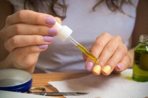 9 hjemmebehandlinger til at styrke svage negle