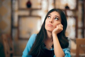 Voksne, der aldrig har haft en partner: Er det normalt?