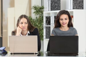 7 typer af misundelige mennesker