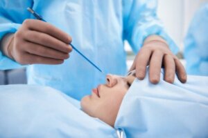 Fordele ved rhinoplastik med ultralyd i forhold til andre teknikker