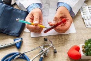 Hvad indikerer et lavt antal neutrofile leukocytter?