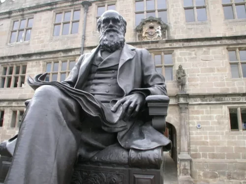 Statue af Charles Darwin