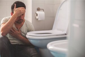 Opkastning: Hvad betyder farven på opkast?