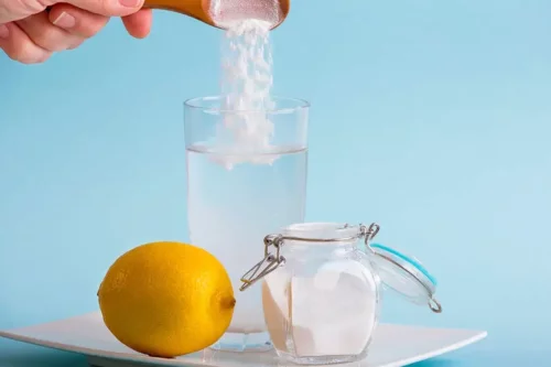 Natron og citron kan bruges som rengøringsmidler