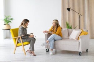 Hvad er psykoedukation i psykologisk terapi?