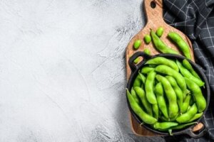De ernæringsmæssige egenskaber ved edamamebønner og opskrifter