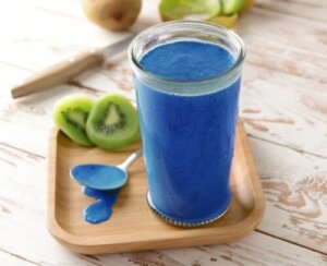 Blå spirulina: Oprindelse, anvendelser og egenskaber