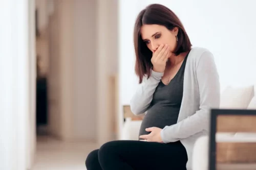 Gravid kvinde har kvalme