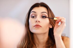 Lash primer: Hvad er formålet med dette produkt?