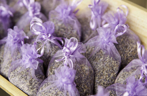 Duftposer med tørret lavendel