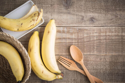 Bananer på bord