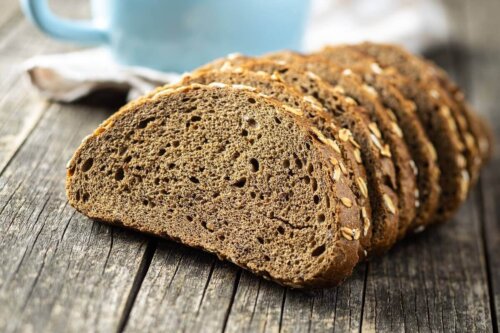 Resultatet af en lækker opskrift på Anadama bread