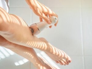 Elektrisk epilator: Fordele, brugsvejledning og rengøring