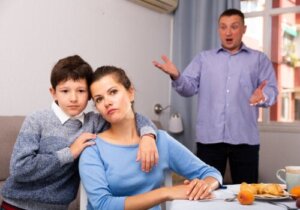 Stedfortrædende vold: Hvad er det, og hvordan kan du undgå det?