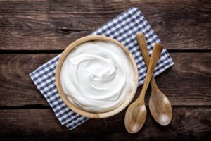 Er creme fraiche sundt? Lær om dets næringsstoffer og fordele