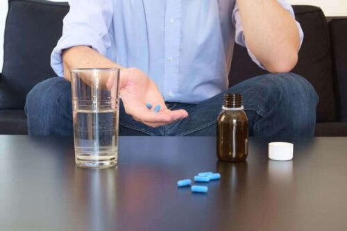 Mand tager viagra