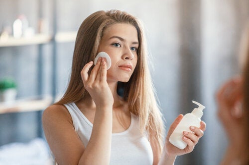 De 7 mest almindelige fejl ved fjernelse af makeup, og hvordan du gør det korrekt