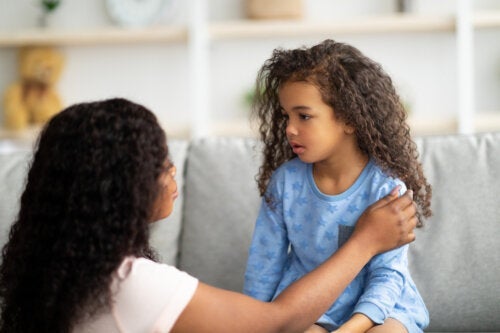 Positiv disciplin: Hvad er det, og hvordan kan du bruge det med dine børn?