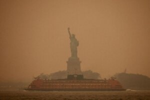 New York indånder luft, der er forurenet af canadiske skovbrande: Lær om risiciene