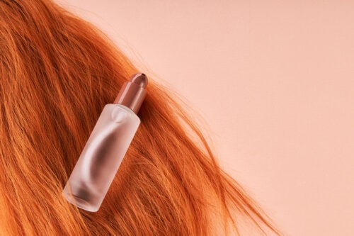 Hvad er hyaluronsyrebehandling til hår?